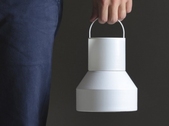 Дизайнер Фабьен Руа придумал левитирующий светильник