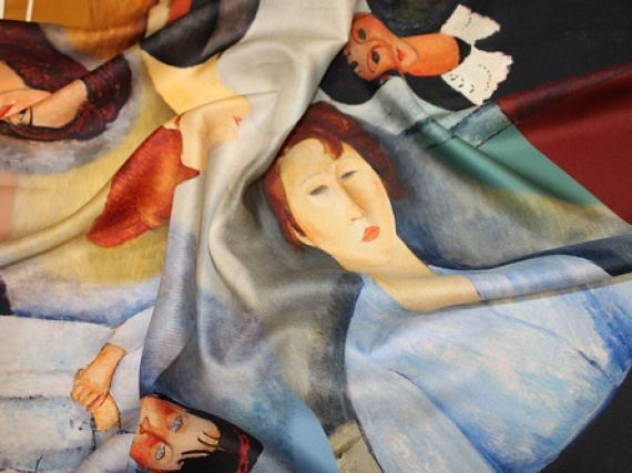 Российская марка Radical Chic создала платок, посвященный живописи Модильяни