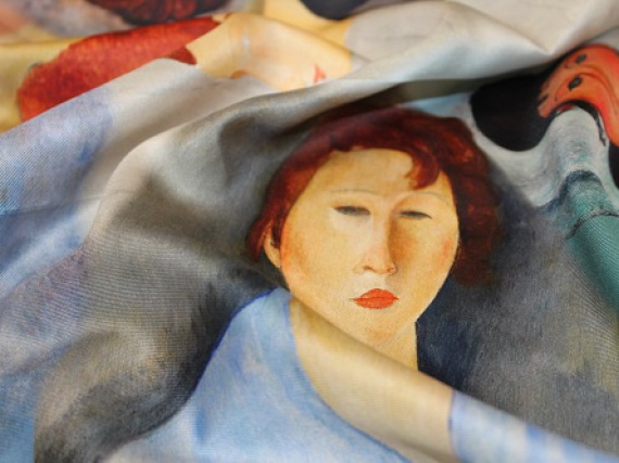 Российская марка Radical Chic создала платок, посвященный живописи Модильяни