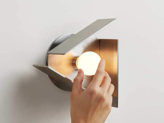 Дизайнеры Pelle представляют серию геометричных светильников из стали