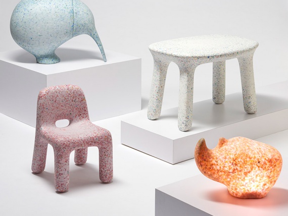 Дизайнеры из Антверпена ecoBirdy сделали мебель из старых пластиковых детских игрушек