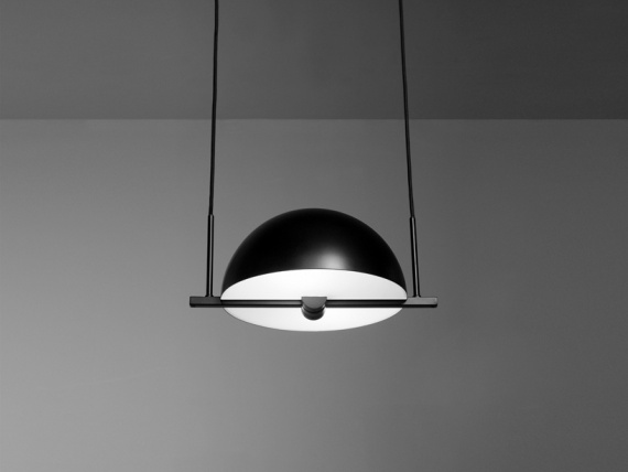 Шведский бренд Oblure представил вращающуюся лампу «Трапеция»