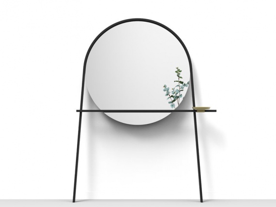 Дизайнер Ален Жиль сделал зеркало-стенд для Ligne Roset