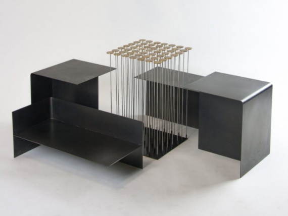 Дизайнер Кристофер Гентнер представил коллекцию столов из стали