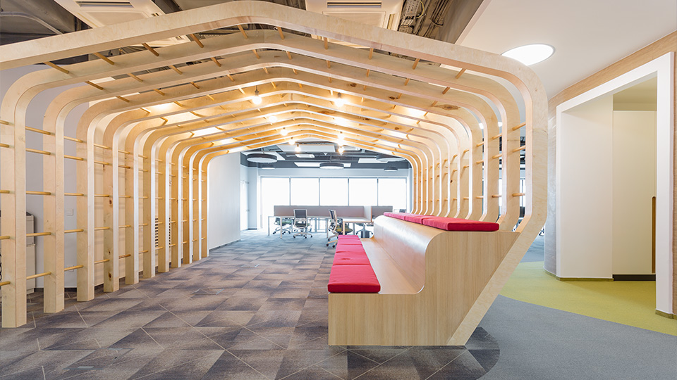 Интерьер офиса для подразделения «Сбербанка», ©IND Architects