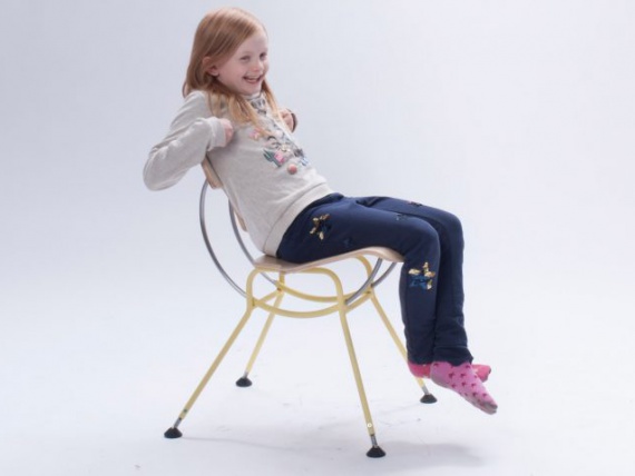 Дизайнеры придумали мебель, которая поможет детям сосредоточиться