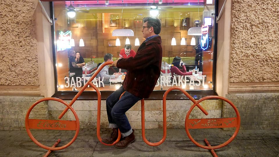 «Если что-то выглядит глупым или смешным – в этом заключена отличная идея!» <span>Джон Ингледью о британском дизайне, своем опыте преподавания и новых идеях</span>