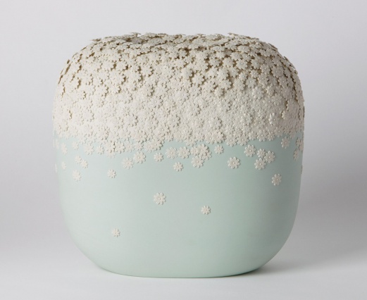Дизайнер из Японии переосмыслила классические вазы Wedgwood