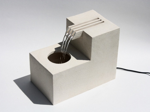 Керамист Лили Кларк сделала архитектурный фонтан