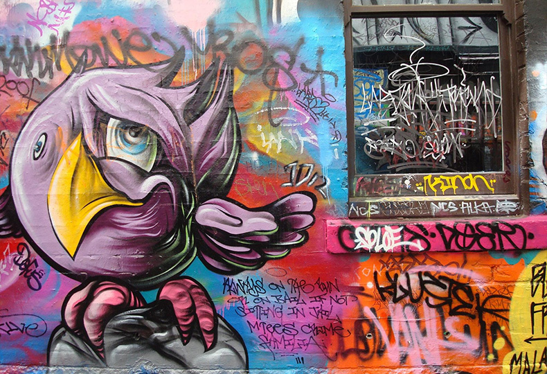 Фрагменты расписанных граффити стен в переулке Hosier Lane