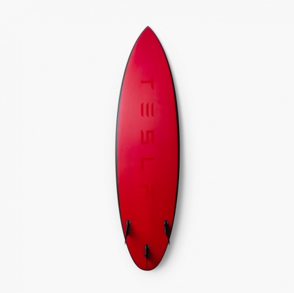 Компания Tesla выпустила доски для серфинга