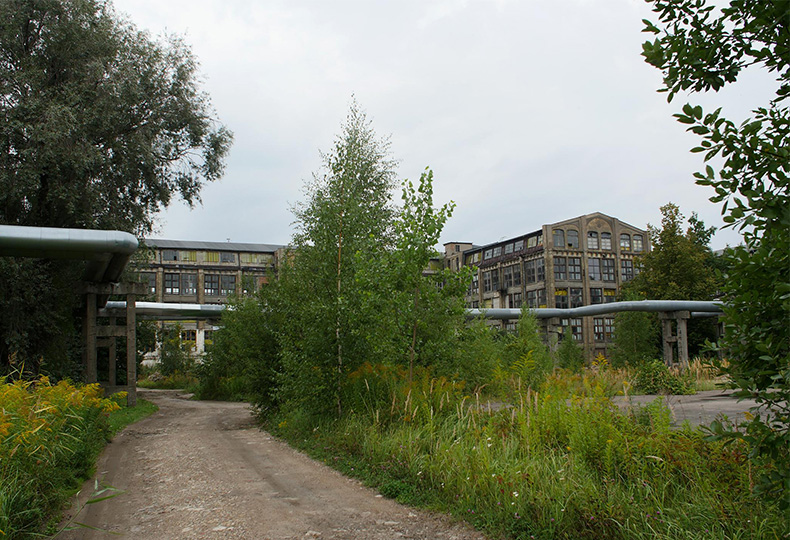 Рижская Международная биеннале современного искусства: Бывшая текстильная фабрика Большевичка в Риге