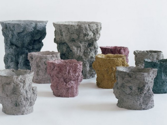 Датские дизайнеры создали вазы из бетона