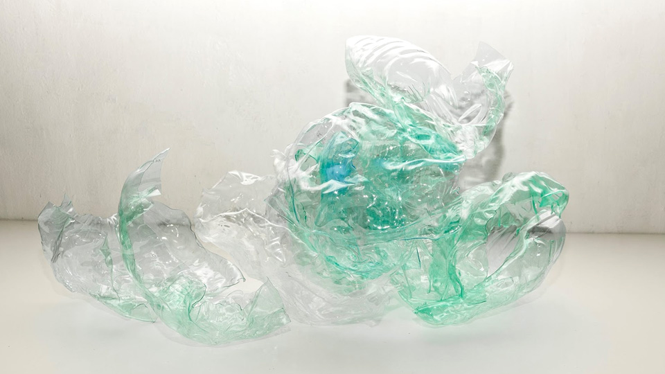 Не просто мусор: как дизайнеры предлагают избавить планету от пластика