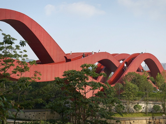 «Волнистый» пешеходный мост от NEXT Architects 