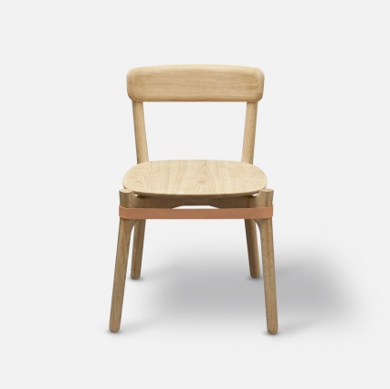Дизайнеры Box Clever сделали стул, который собирается вручную