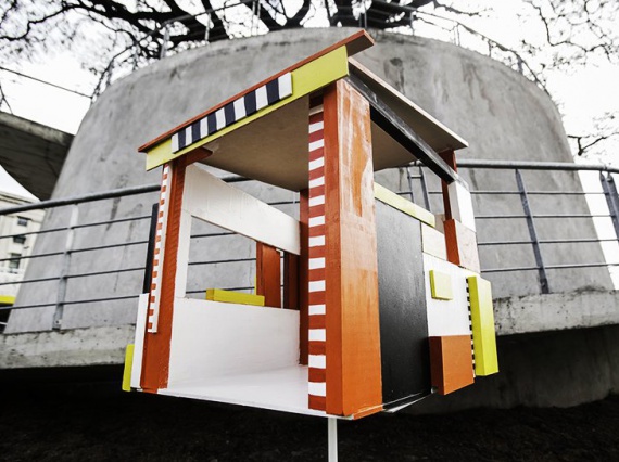 Аргентинские художники создали будки для собак