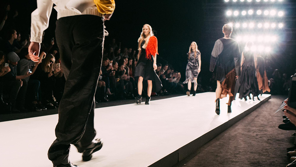 Как показ Chanel отражает место России в мире моды - Ведомости