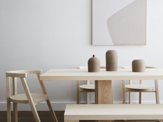 Амэ Оллсоп представил коллекцию минималистичной мебели