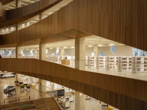 Архитекторы бюро Snøhetta построили библиотеку в Калгари
