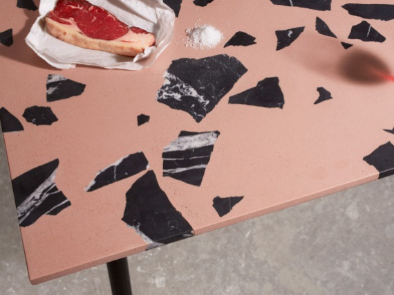 Робин Грасби создает материал из остатков мрамора