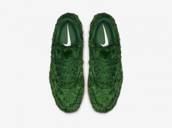 NIKE представляют «травяные» кроссовки