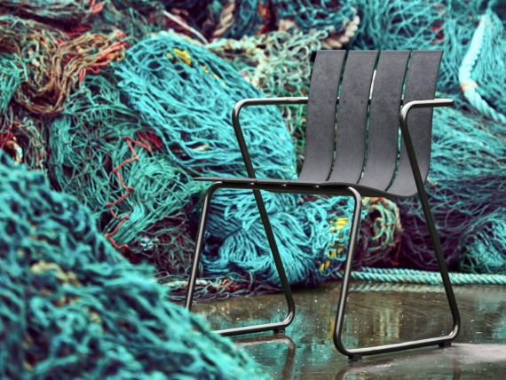 Дизайнеры Mater сделали садовую мебель из отходов рыболовных сетей