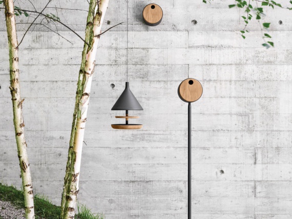 Английский дизайнер Марк Габбертас сделал скворечник и кормушку для птиц