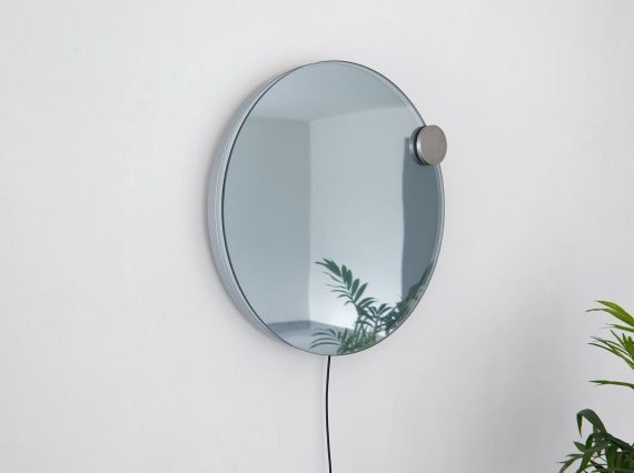 Китайские дизайнеры из Atelier JM сделали светильник-зеркало