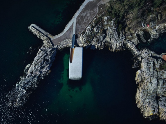 В Норвегии открылся подводный ресторан по проекту Snøhetta