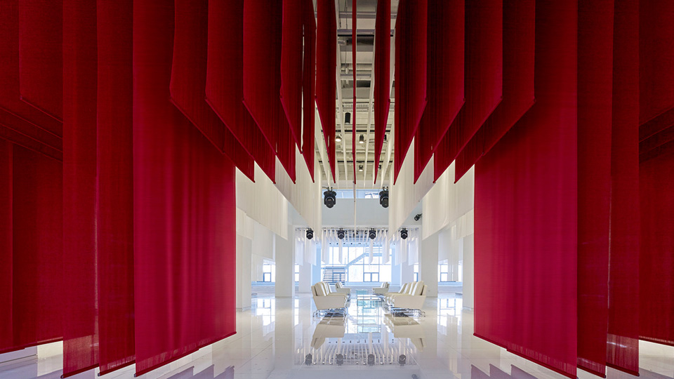 Музей BMW в Пекине: футуристический дизайн и верность традициям