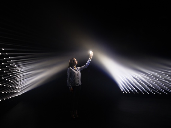 Lexus показал инсталляцию Leading with Light японцев Rhizomatiks