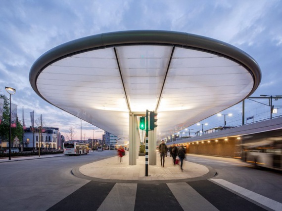 В Тилбурге появилась автобусная станция, которая самостоятельно генерирует энергию