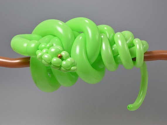 Масайоси Матцумото создает скульптуры из воздушных шаров