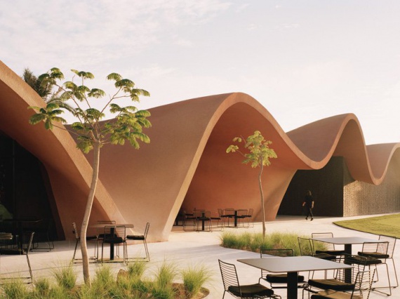 Oppenheim Architecture построили гольф-клуб в виде песчаных дюн