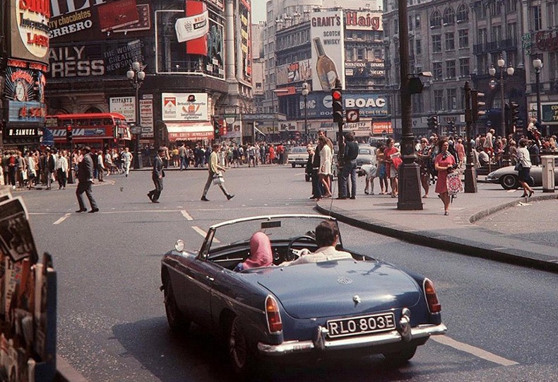 Площадь Пикадилли, Лондон, Великобритания, 1969 год
