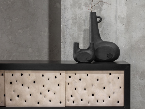 Украинский бренд Faina представил мебель из глины и льна