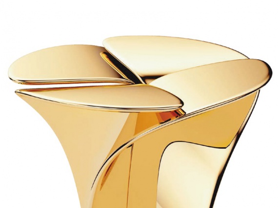 Токуджин Йошиока придумал стул-цветок для Louis Vuitton