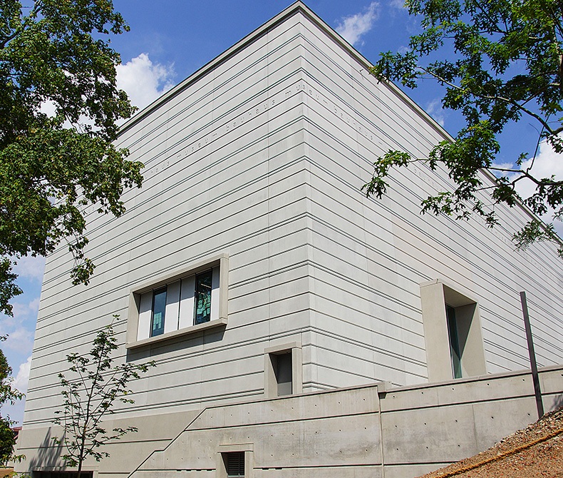 Музей Баухаус, Веймар. Архитектор Хайке Ханада. Вид со стороны парка