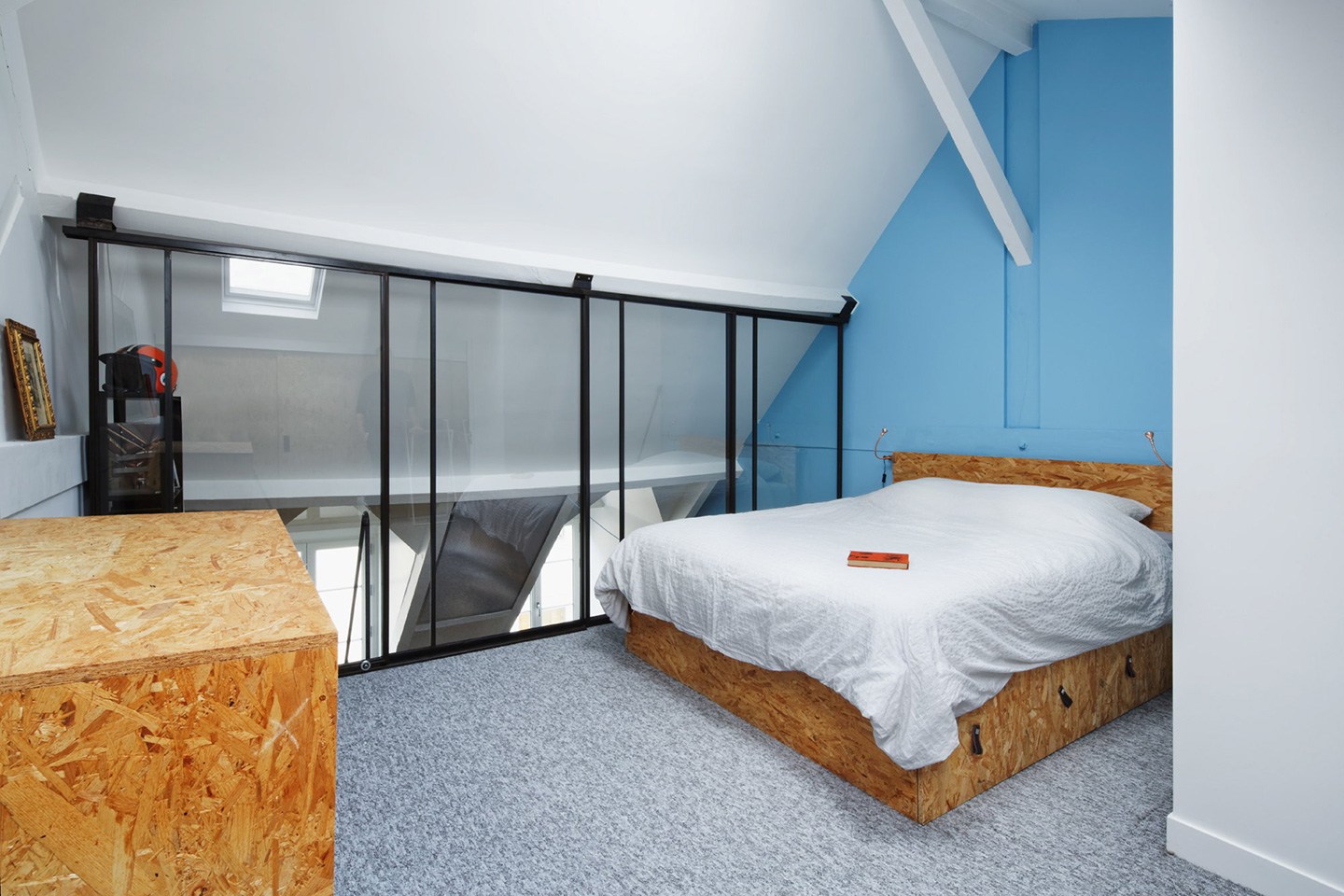 Квартира на последнем этаже в Париже – проект Florent Chagny Architecture