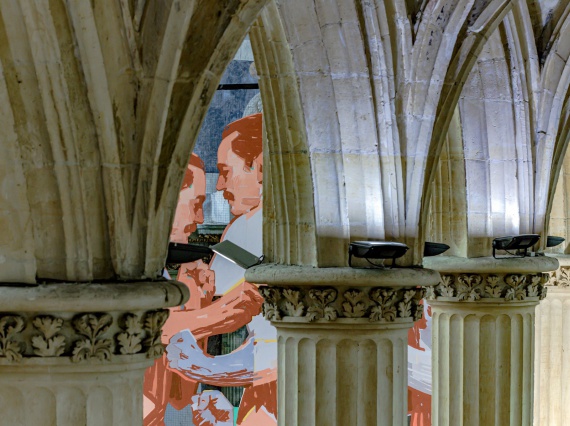Aryz выставил свою фреску с борцами во французском храме