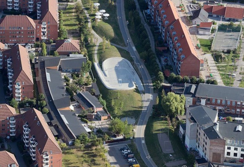 Общественный парк Superkilen в Копенгагене, Дания