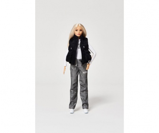 Бренд одежды Kith и Barbie выпустят лимитированную коллекцию кукол