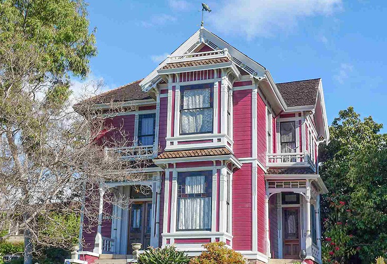 Дом из сериала «Зачарованные» в стиле Истлейк в Лос-Анджелесе. Источник: TripSavvy