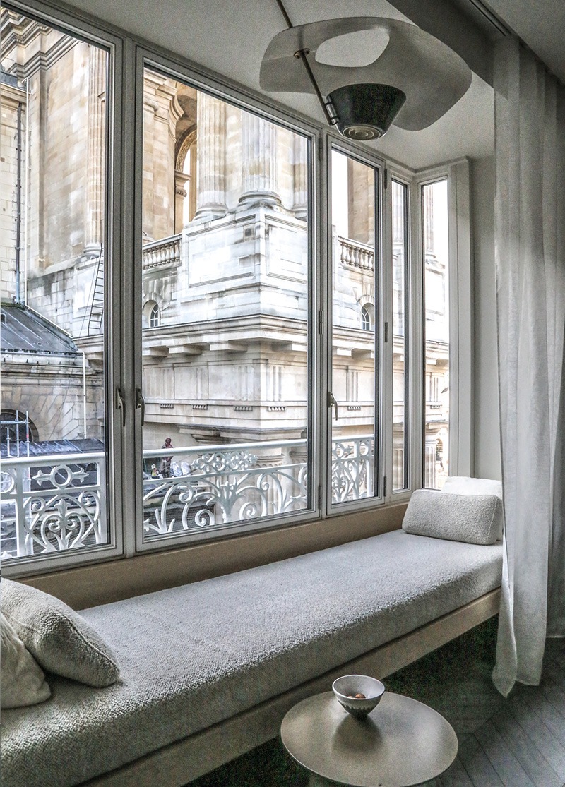 Минималистичная квартира в Париже – проект студии LeLAD
