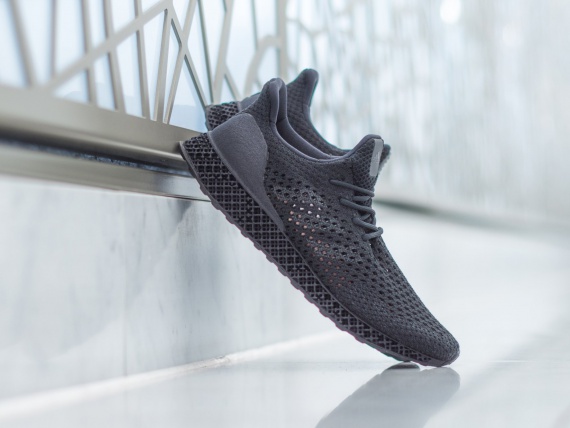 3D-кроссовки Adidas поступили в продажу