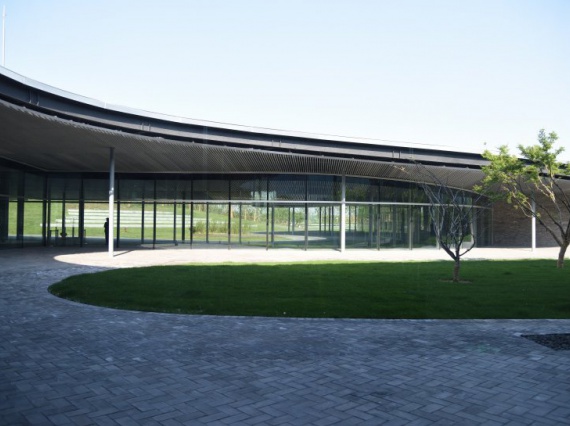 В Китае открылся музей искусств по проекту японского архитектора Рюэ Нисидзавы