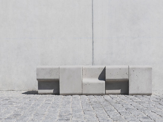 ​812 Creative Design создали скамью из бетона, песка и промышленных отходов