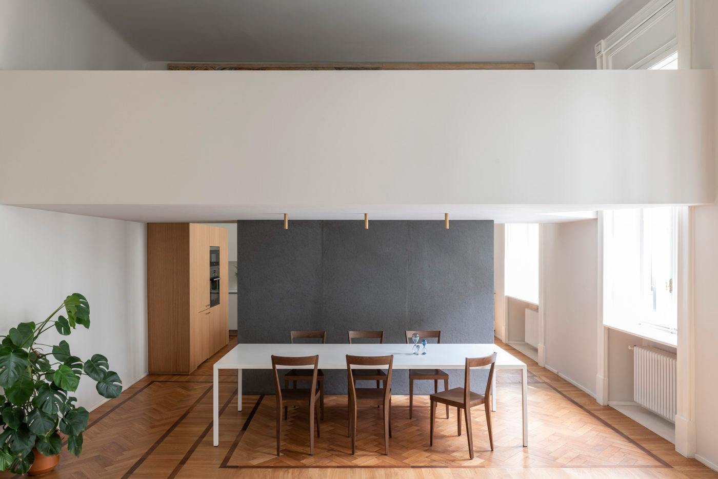 Двухуровневая квартира в историческом здании в Милане – проект Studio Wok