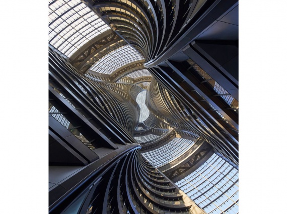 Zaha Hadid Architects завершили строительство небоскреба с самым большим атриумом в мире